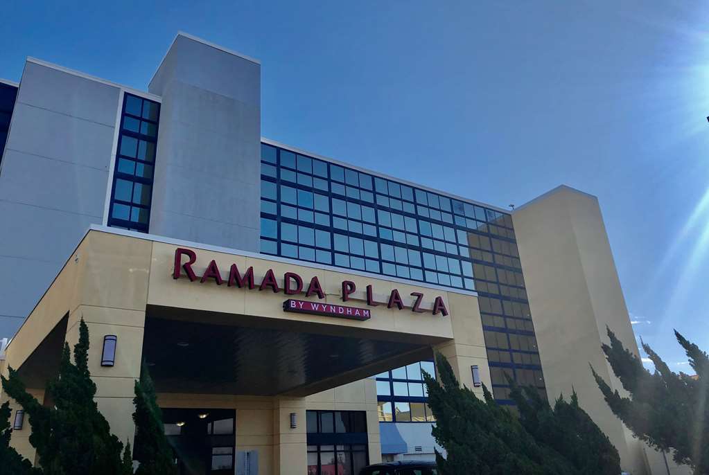 Ramada Plaza By Wyndham Virginia Beach Oceanfront Exteriér fotografie